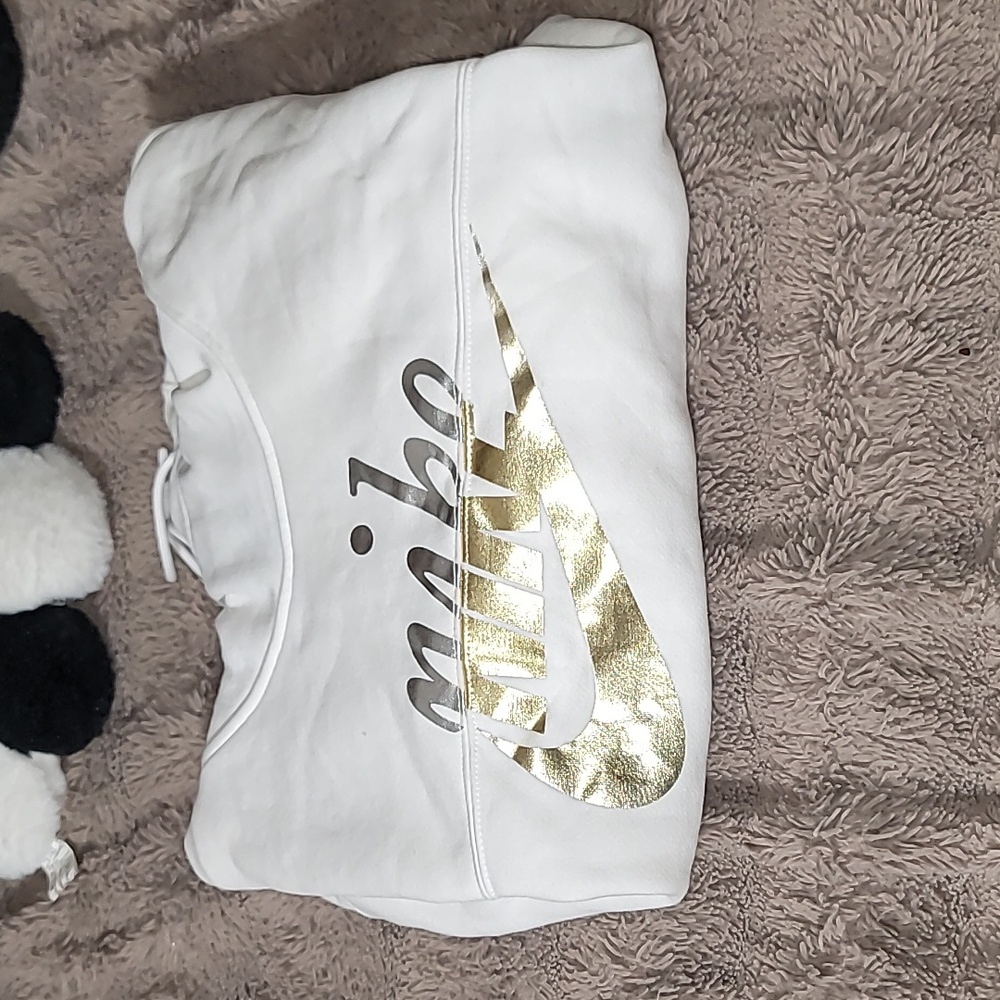 Cropped Nike Hoodie